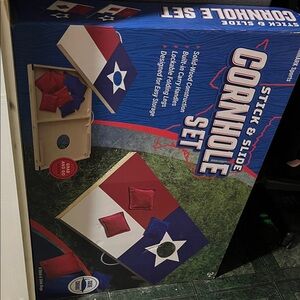 MinnARK Sports TX Cornhole Set with Red and Blue Bags